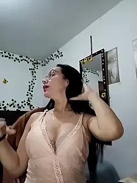 YaraDuartee from StripChat