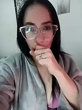 YaraDuartee from StripChat
