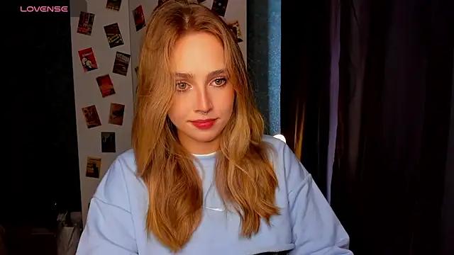 YaraKroft_ from StripChat