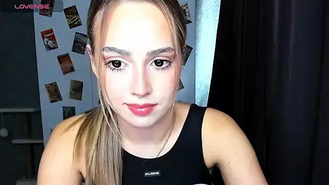YaraKroft_ from StripChat