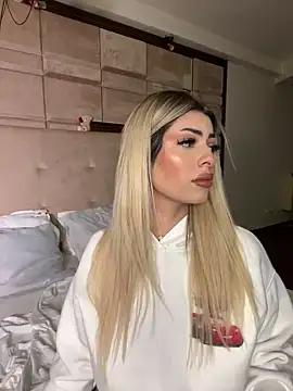 YaraMoon_ from StripChat