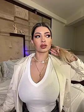 YaraMoon_ from StripChat