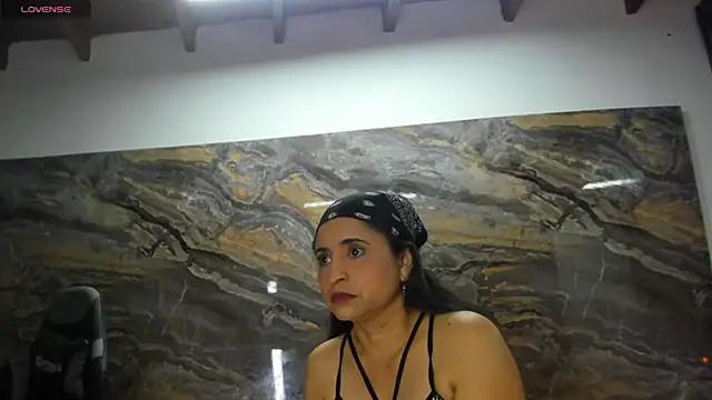 Yaya____11 from StripChat