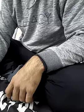 Yazin19 webcams show profile image 