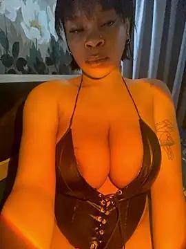 YellowHoneyDip from StripChat