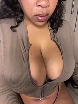 YellowHoneyDip from StripChat