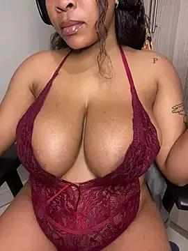 YellowHoneyDip from StripChat