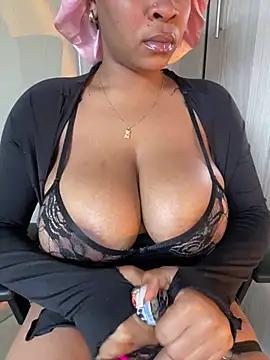 YellowHoneyDip from StripChat