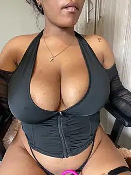 YellowHoneyDip from StripChat