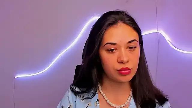Yesenia_nia from StripChat