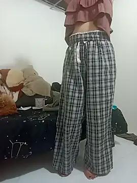 YeYeFan88 from StripChat