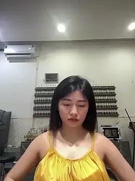 Yiyi_cute from StripChat
