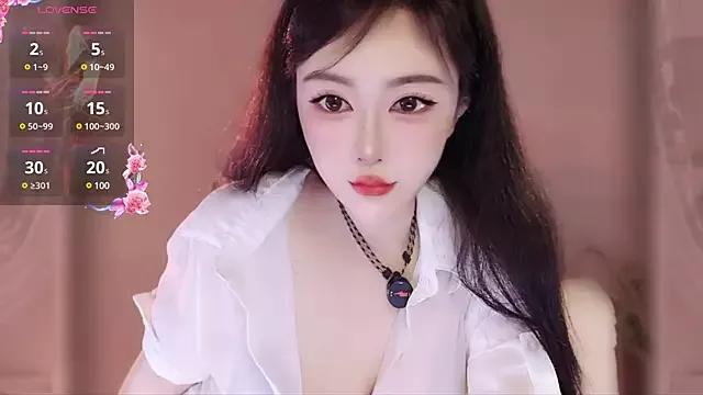 Yiyi_x webcams show profile image 