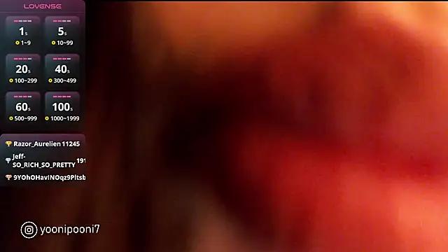 yoonipooni from StripChat