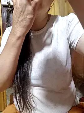 yoowwmr from StripChat