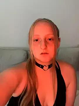 young_hailey from StripChat is Freechat