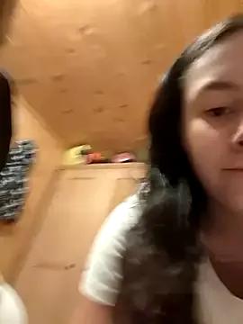 YoungLisaxx from StripChat is Freechat