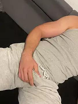 Youngmuscelfit9 from StripChat is Freechat