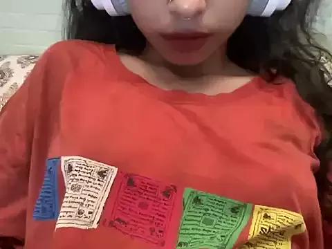 youngriri from StripChat is Freechat