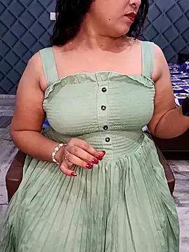 Your-Yashika from StripChat is Freechat