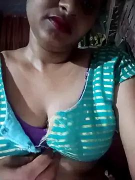 YOUR_MOMMYY from StripChat is Freechat