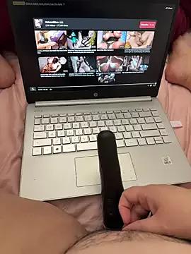 yourcutesarah from StripChat is Freechat