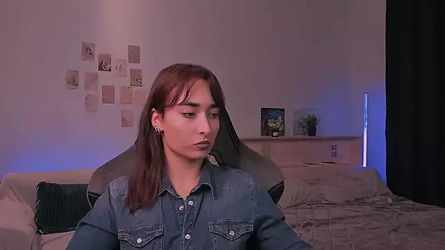 yourfitoviolett from StripChat is Freechat