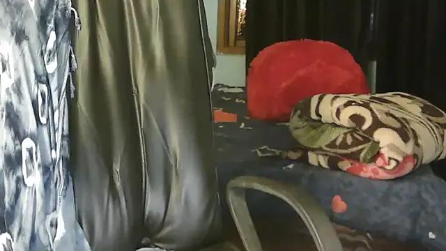 Yourmiss22 from StripChat is Freechat