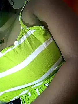 yoursexy_rumi from StripChat is Freechat