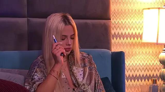 YssabelFox from StripChat