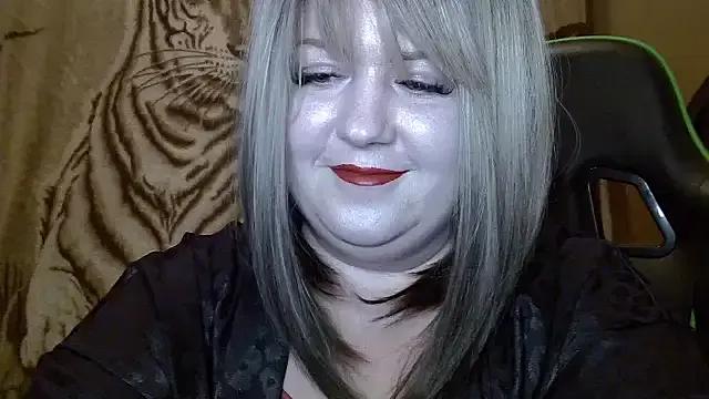 YuliiaSan webcams show profile image 