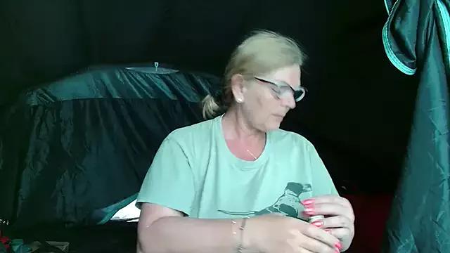 YulliaMilf from StripChat