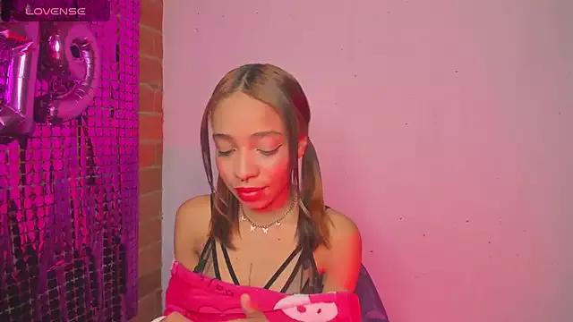 yumi_hanna from StripChat is Freechat