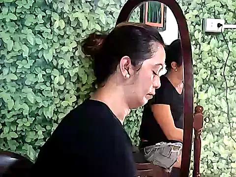 yummy_21xxx from StripChat