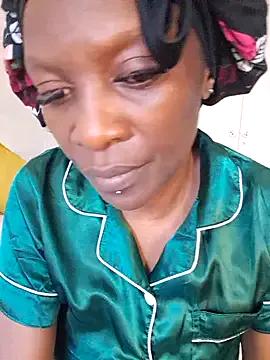 Yummychoklit from StripChat