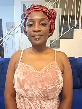 Yummychoklit from StripChat