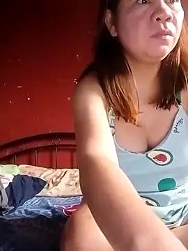 yummyclits4uxxx from StripChat