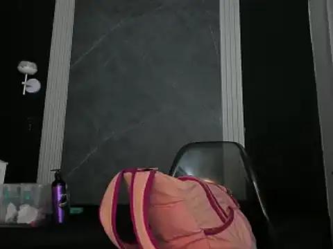 YummyDuooo from StripChat