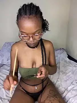 YummyMelanin117 from StripChat