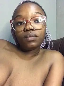 YummyMelanin117 from StripChat
