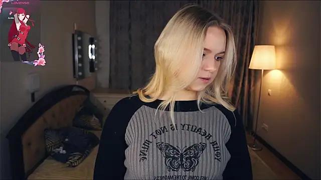 ZaraCreedon from StripChat