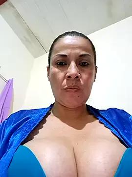 Zaralu_ from StripChat