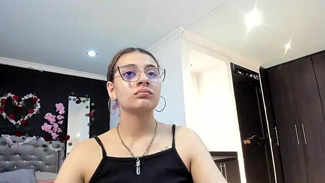 Zarathryz_ from StripChat
