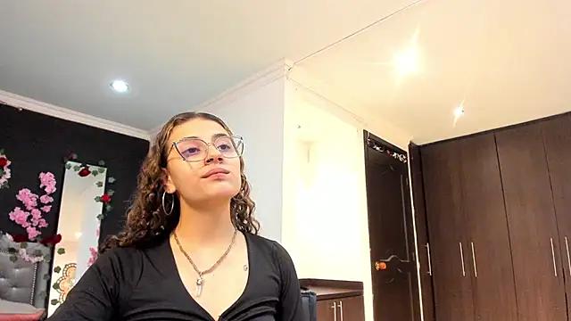 Zarathryz_ from StripChat