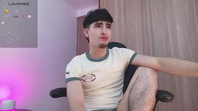zenn_rush1 from StripChat