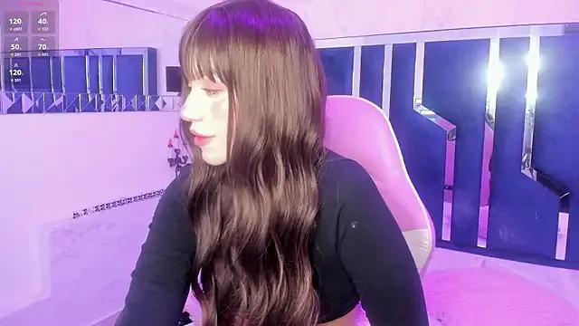 ZharaLux from StripChat is Freechat