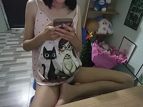 Zizi_hot33 from StripChat