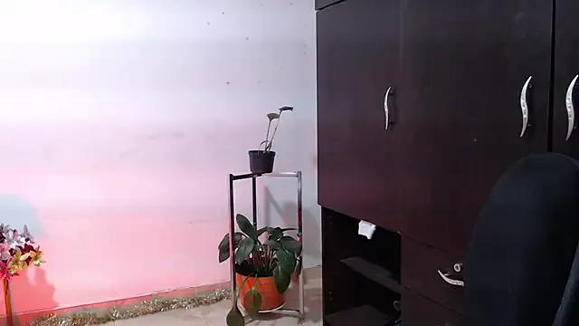 Zoe--khalL from StripChat is Freechat