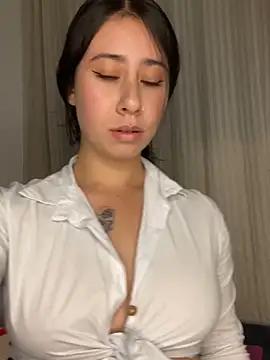 Zoee_t from StripChat