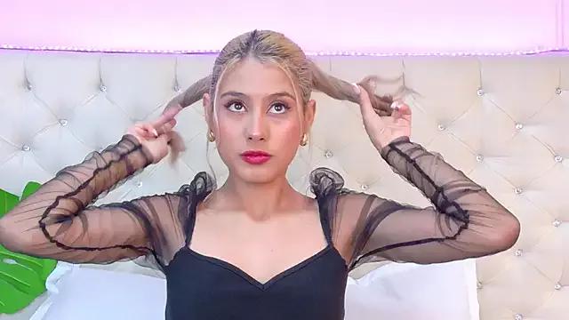 ZoehAngel from StripChat is Freechat